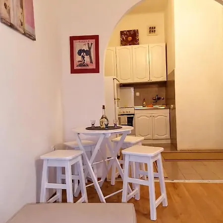 Flat In Center, 45m2 アパート