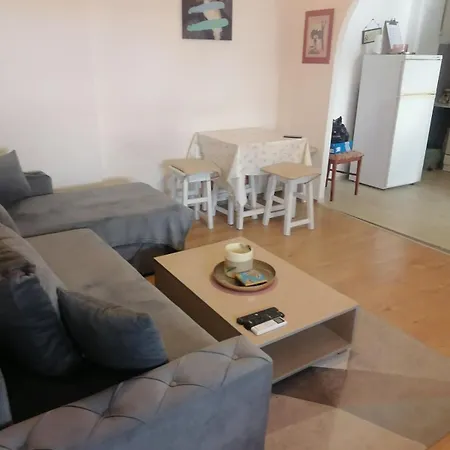 アパート Flat In Center, 45m2 ベオグラード